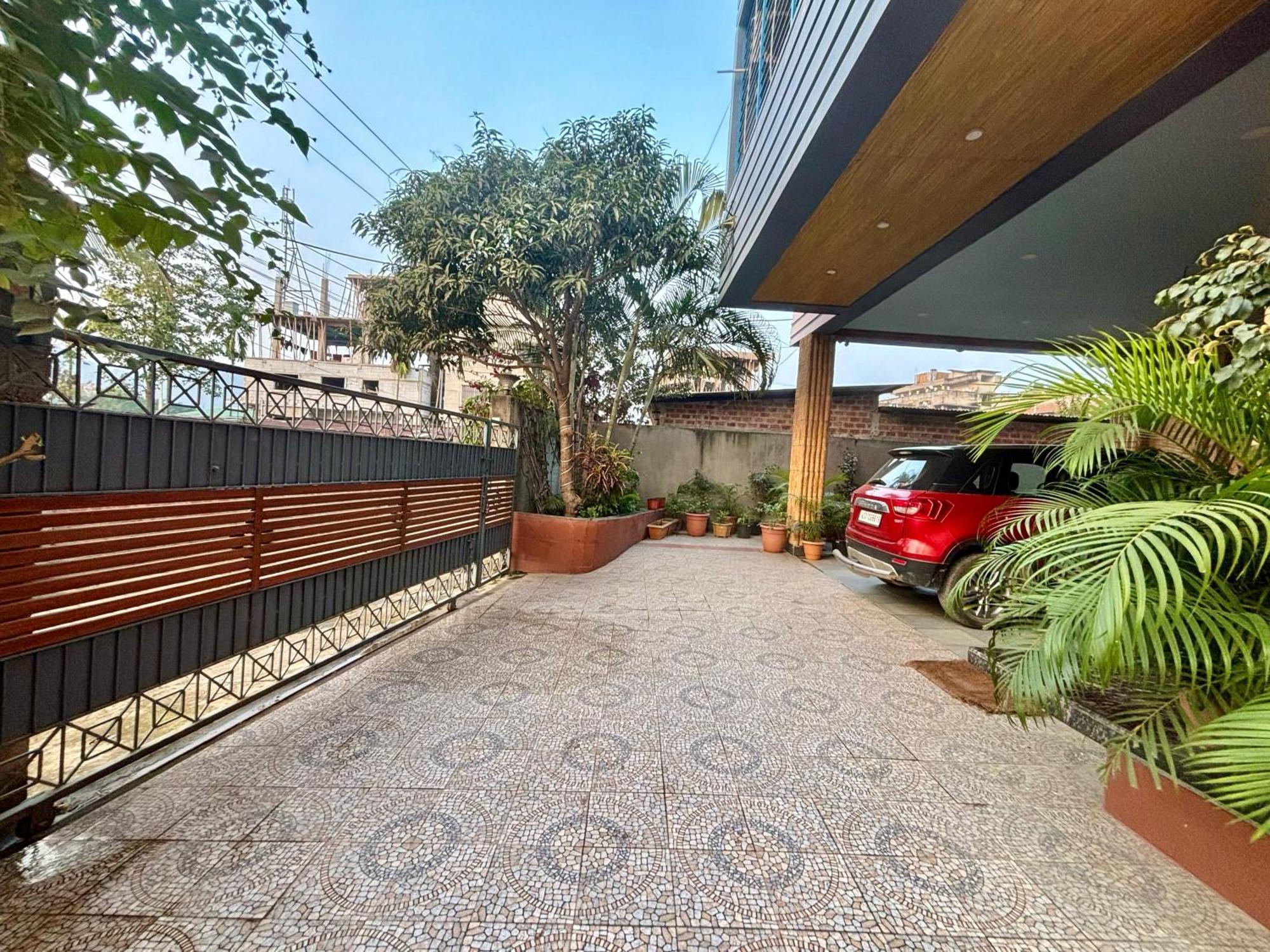 Krishna Shree Guest House Guwahati Exteriör bild
